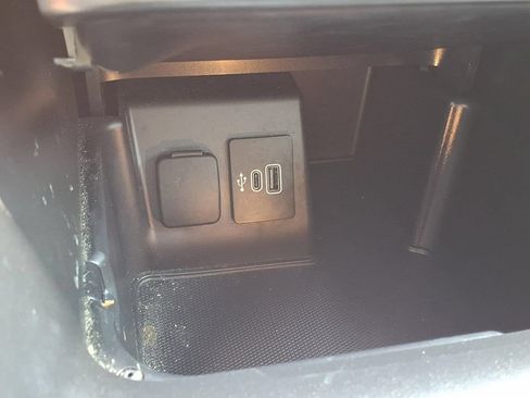 Used 2025 Ford Explorer Active RWD image 12