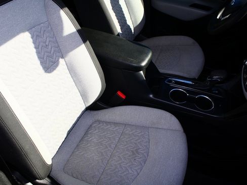 Used 2024 Chevrolet Equinox LT image 12