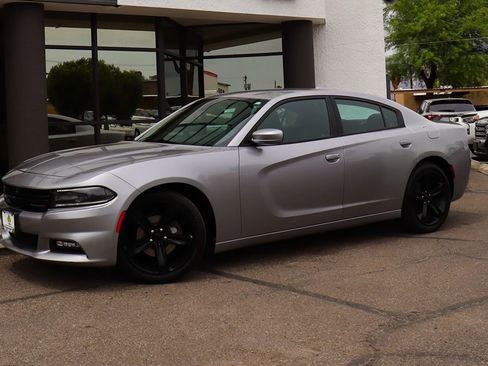 Used 2018 Dodge Charger SXT Plus w/ Driver Confidence Group RWD image 3