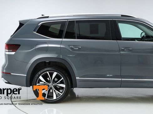 Used 2025 Volkswagen Atlas SEL Premium R-Line image 51