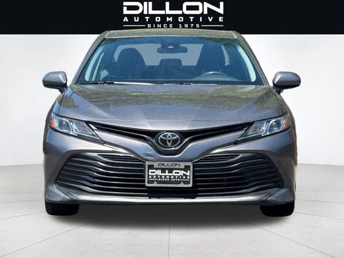 Used 2019 Toyota Camry LE FWD image 9