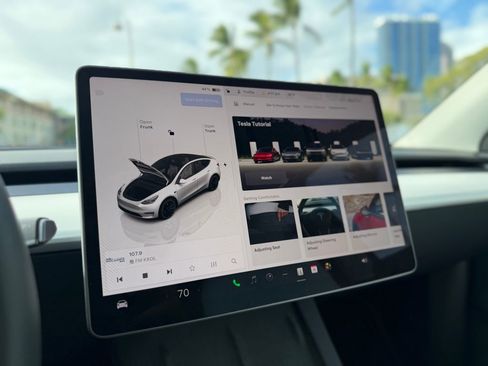 Used 2024 Tesla Model Y Performance AWD/4WD image 7
