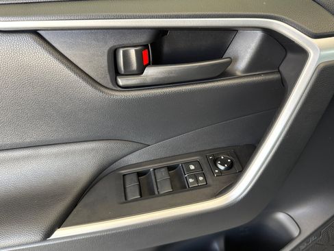 Certified 2025 Toyota RAV4 LE AWD/4WD image 10