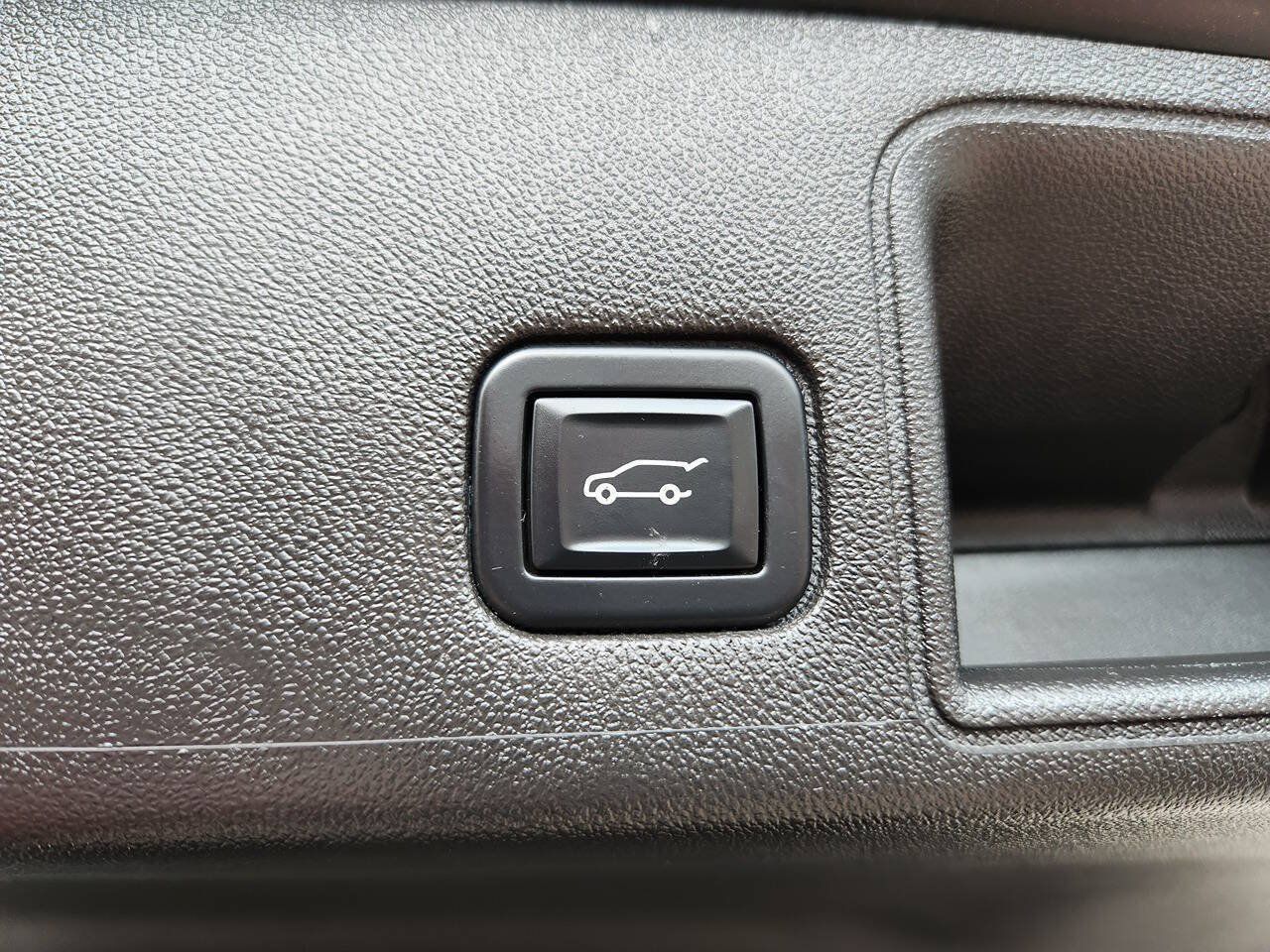 Used 2022 GMC Terrain SLT AWD/4WD image 28