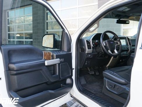 Used 2020 Ford F150 Lariat image 16