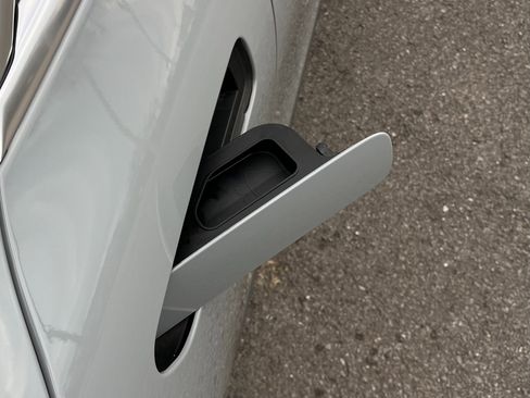 Used 2023 Mercedes-Benz EQE 500 4MATIC Sedan image 56