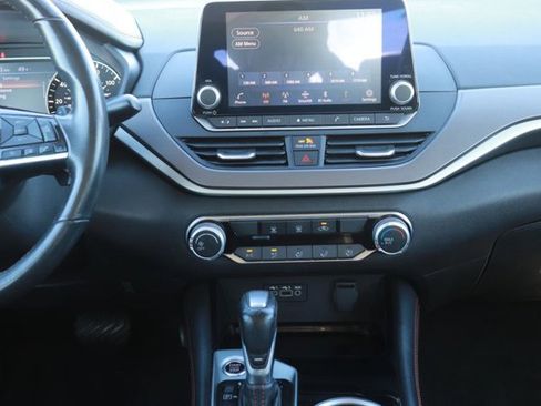 Used 2024 Nissan Altima 2.5 SR image 14