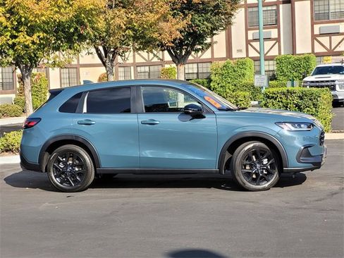 Used 2025 Honda HR-V Sport image 4