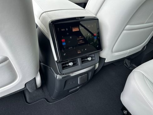 New 2026 Cadillac Vistiq Premium Luxury AWD/4WD image 32