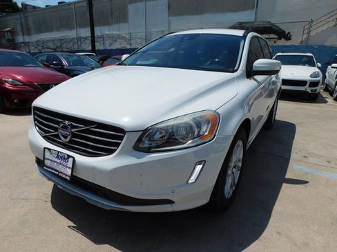 Used 2016 Volvo XC60 T5 FWD image 3
