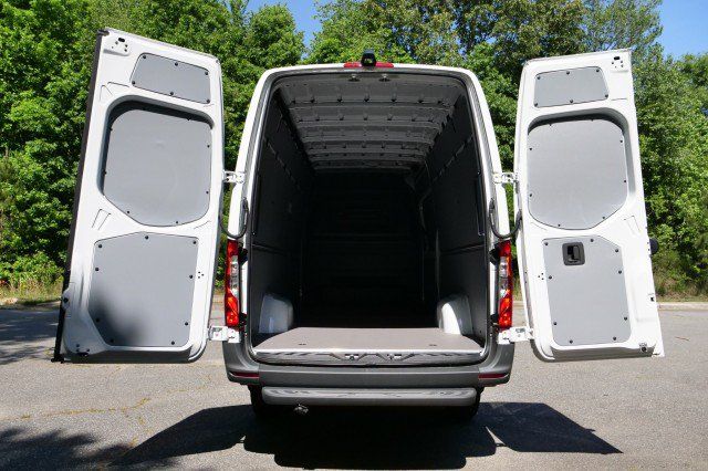 Used 2025 Mercedes-Benz Sprinter 2500 image 21