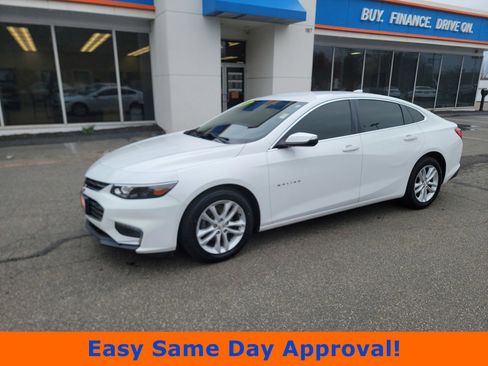 Used 2018 Chevrolet Malibu LT FWD image 1