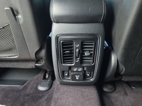 Used 2017 Jeep Grand Cherokee Overland w/ Jeep Active Safety Group AWD/4WD image 24