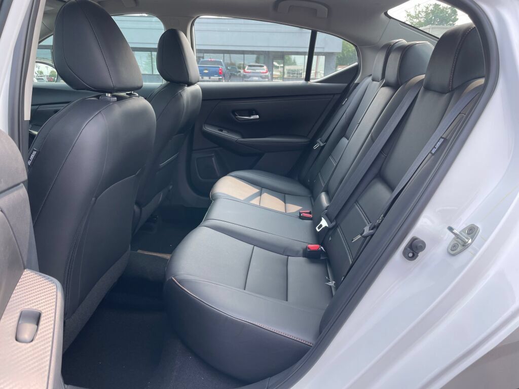 Used 2023 Nissan Sentra SR w/ SR Premium Package FWD image 14