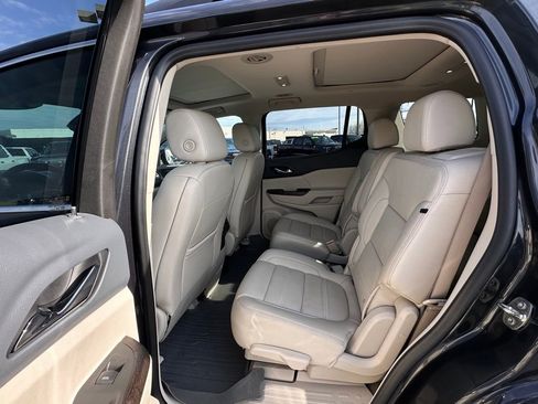 Used 2021 GMC Acadia Denali w/ Denali Ultimate Package AWD/4WD image 23