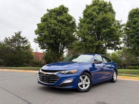 Used 2023 Chevrolet Malibu LS FWD image 1
