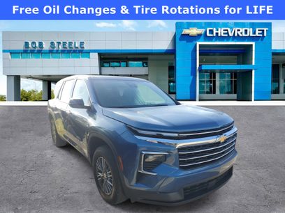 Used 2025 Chevrolet Traverse LT