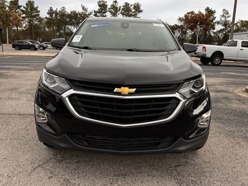 Used 2021 Chevrolet Equinox LS image 2