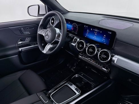 New 2026 Mercedes-Benz GLB 250 image 15