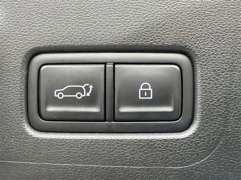 Used 2025 Hyundai Santa Fe Limited image 19