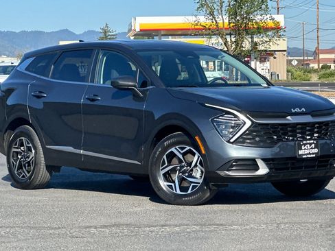 Used 2024 Kia Sportage LX AWD/4WD image 2