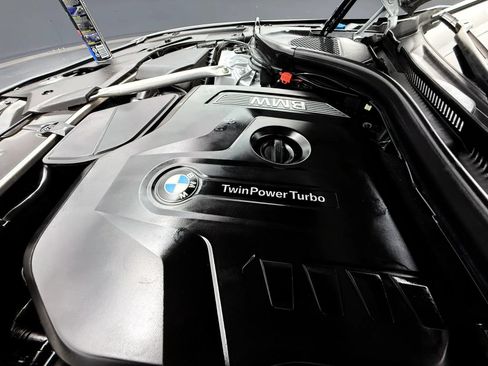Used 2018 BMW 530i xDrive w/ Premium Package AWD/4WD image 16