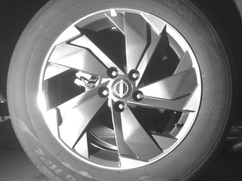 Used 2025 Nissan Rogue SV AWD/4WD image 15