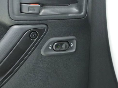 Used 2017 Jeep Wrangler Unlimited Sahara image 26