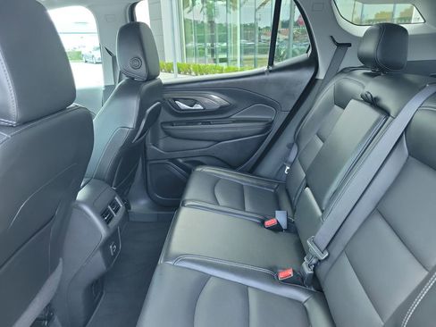 Used 2022 GMC Terrain SLT w/ Tech Package FWD image 16