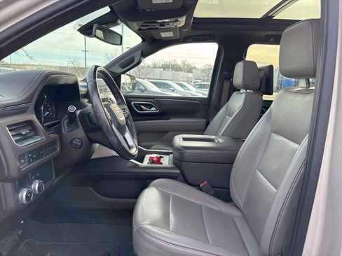 Used 2021 GMC Yukon XL SLT w/ SLT Premium Package image 15