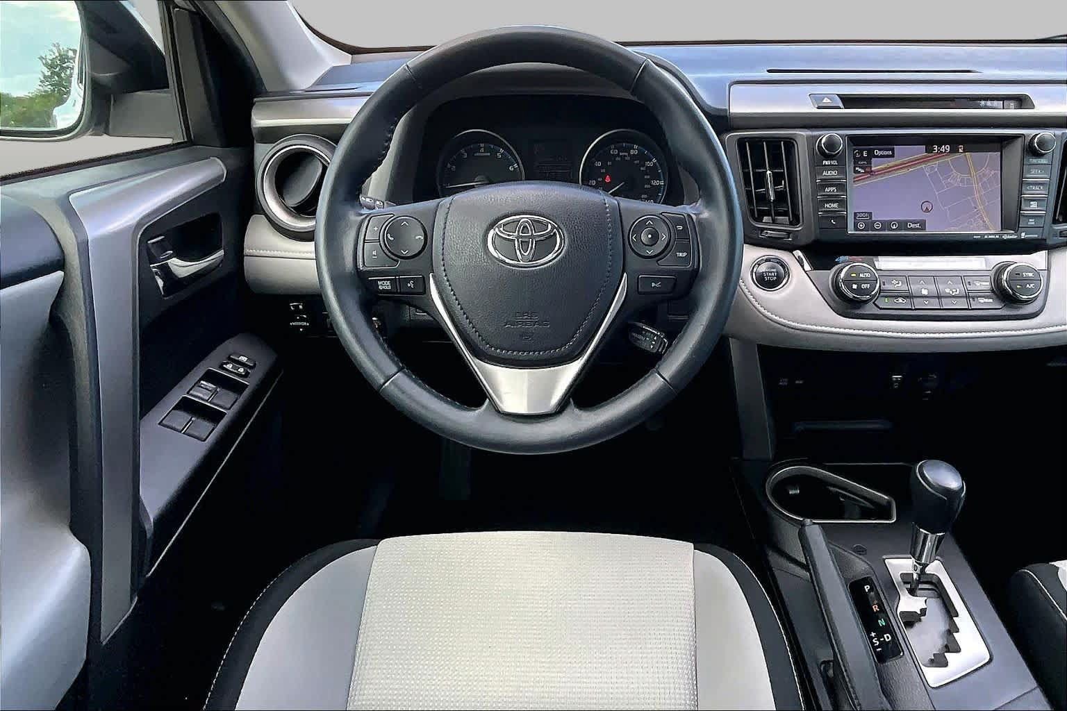 Used 2018 Toyota RAV4 XLE FWD image 6