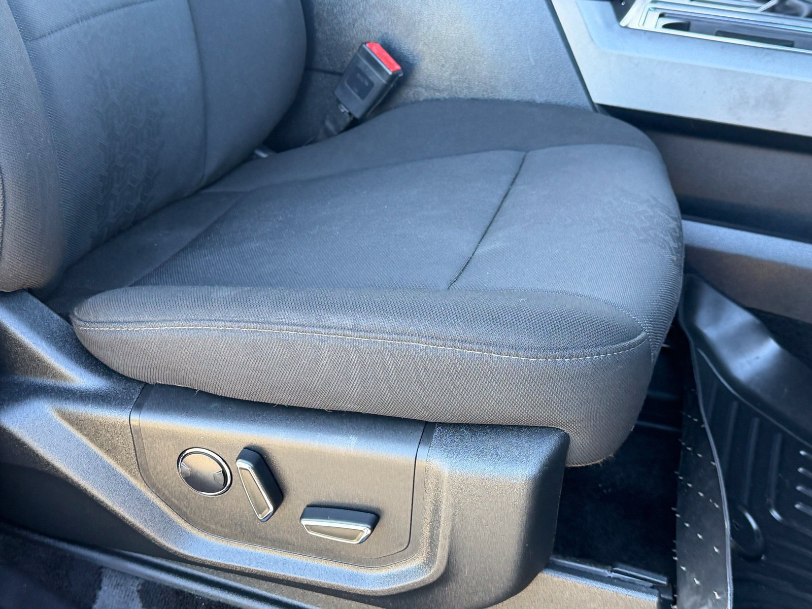 Used 2018 Ford F150 XLT w/ Equipment Group 302A Luxury AWD/4WD image 47