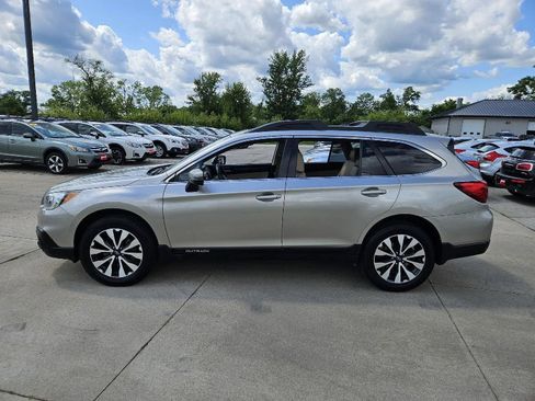 Used 2017 Subaru Outback 2.5i Limited AWD/4WD image 4
