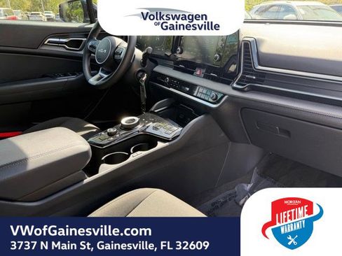 Used 2025 Kia Sportage LX FWD image 10