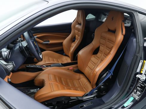 Certified 2022 Ferrari F8 Tributo image 5