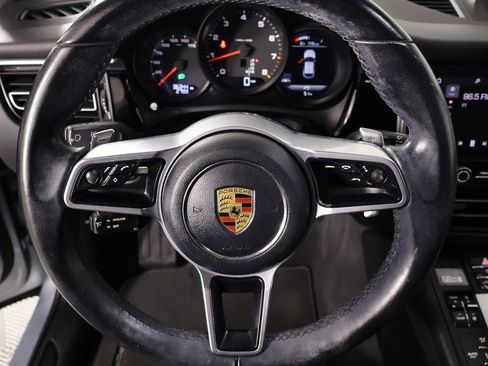 Used 2020 Porsche Macan image 4