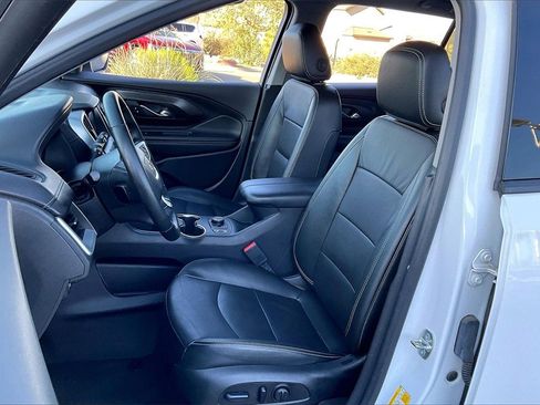 Used 2024 GMC Terrain SLT image 24