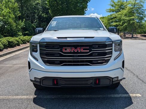 Used 2024 GMC Sierra 1500 AT4 w/ Technology Package AWD/4WD image 10