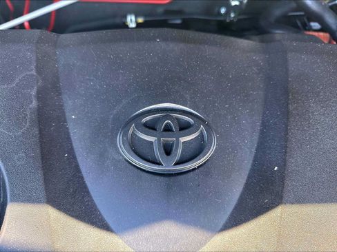 Used 2021 Toyota RAV4 LE AWD/4WD image 32