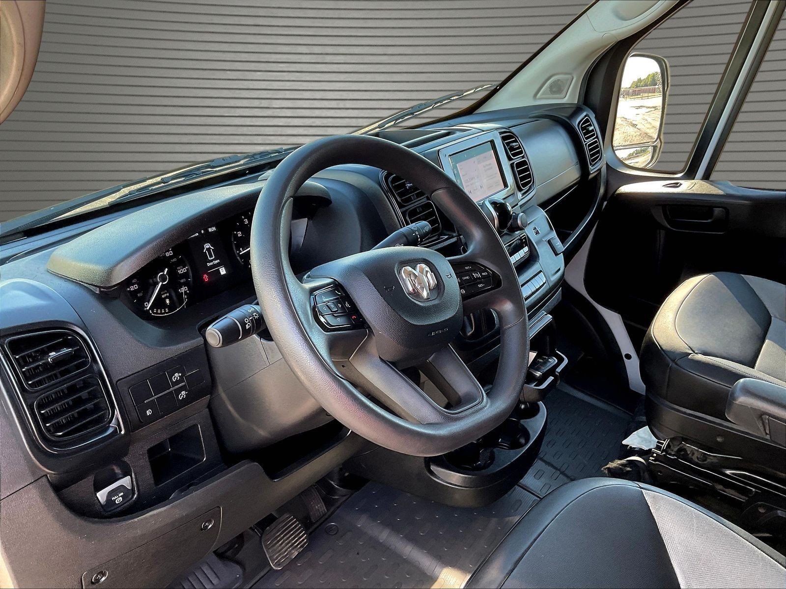 Used 2025 RAM ProMaster 2500 w/ Convenience Group FWD image 16