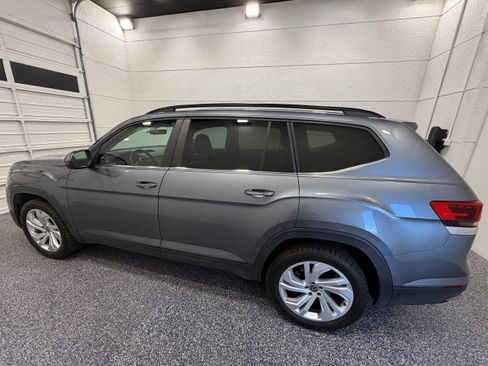 Used 2023 Volkswagen Atlas SE FWD image 3