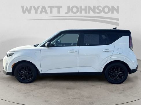 Used 2025 Kia Soul S FWD image 2