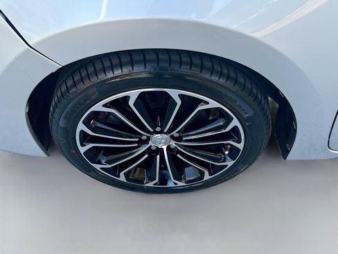 Used 2016 Toyota Corolla S image 35