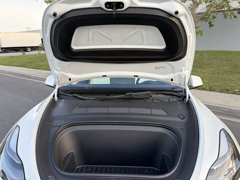 Used 2023 Tesla Model Y Performance AWD/4WD image 31