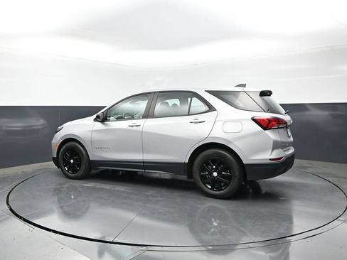 Used 2022 Chevrolet Equinox LS w/ LPO, Floor Liner Package FWD image 2