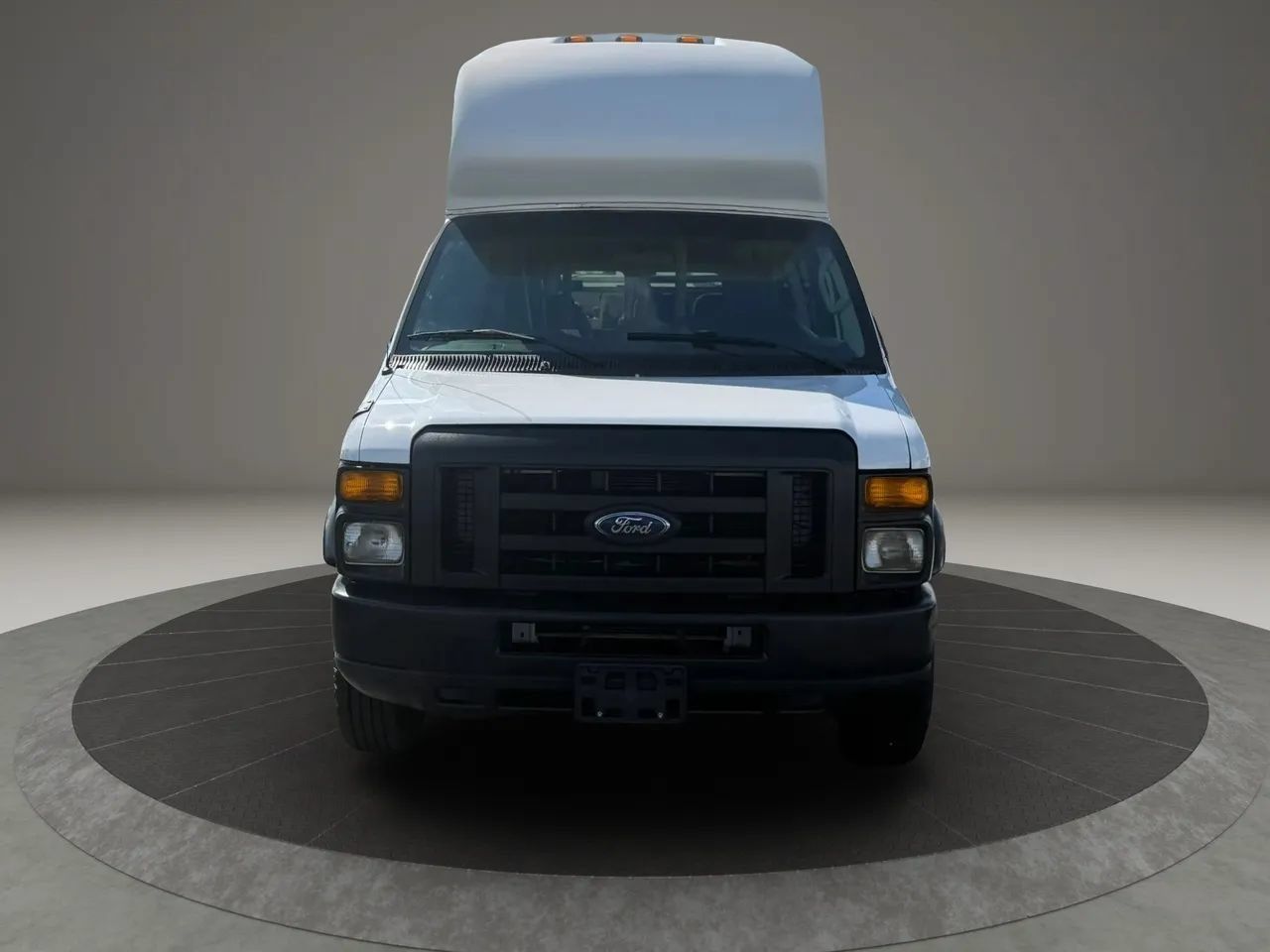Used 2011 Ford E-350 and Econoline 350 Extended Super Duty RWD image 10