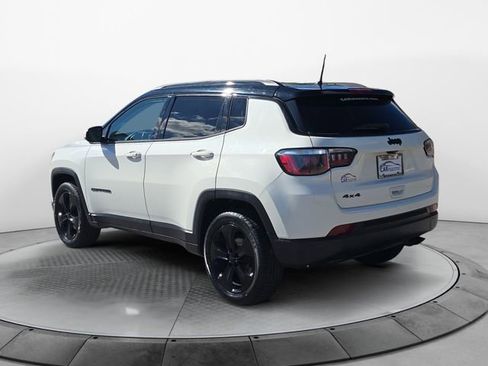 Used 2018 Jeep Compass Latitude image 3