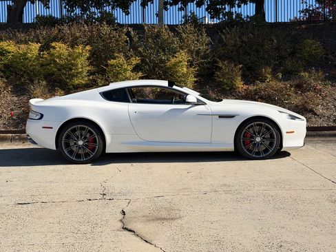 Used 2015 Aston Martin DB9 Coupe image 13