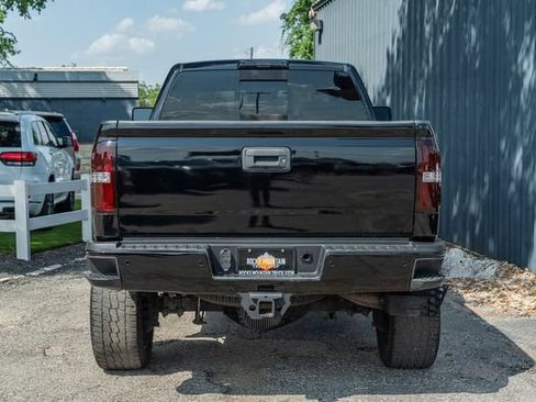 Used 2018 GMC Sierra 2500 Denali w/ Duramax Plus Package AWD/4WD image 5