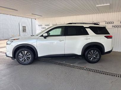 Used 2024 Nissan Pathfinder SV